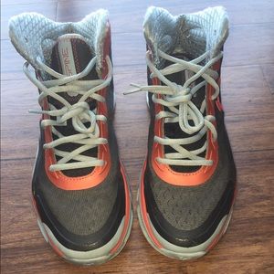 Under amour basketball shoes size 8.5